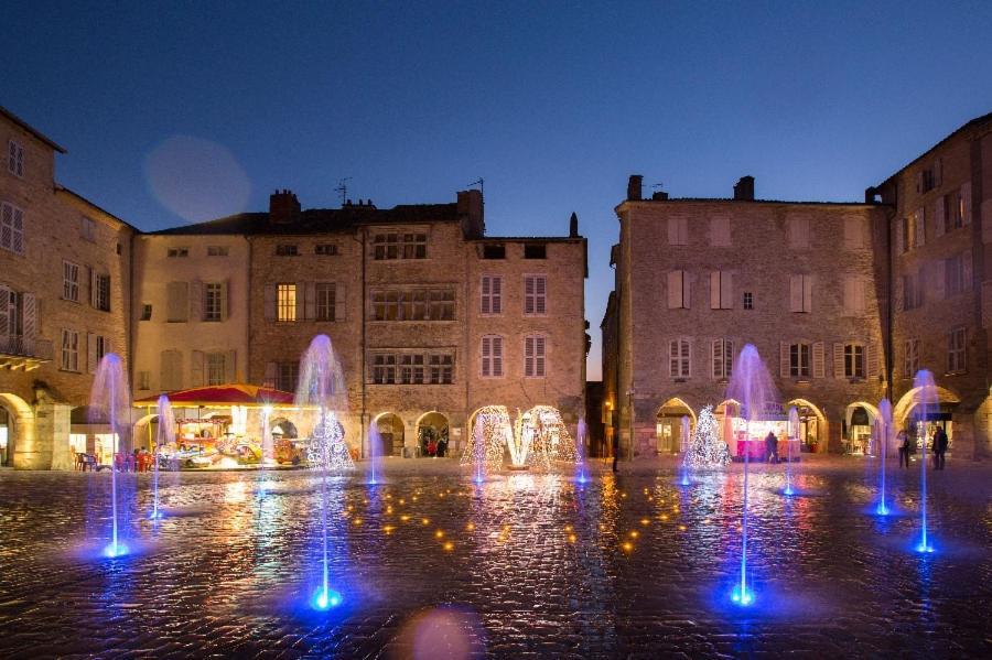 Le Nid 3 Etoiles Wifi, Netflix, Disney, Coeur De Bastide Villefranche-de-Rouergue Dış mekan fotoğraf